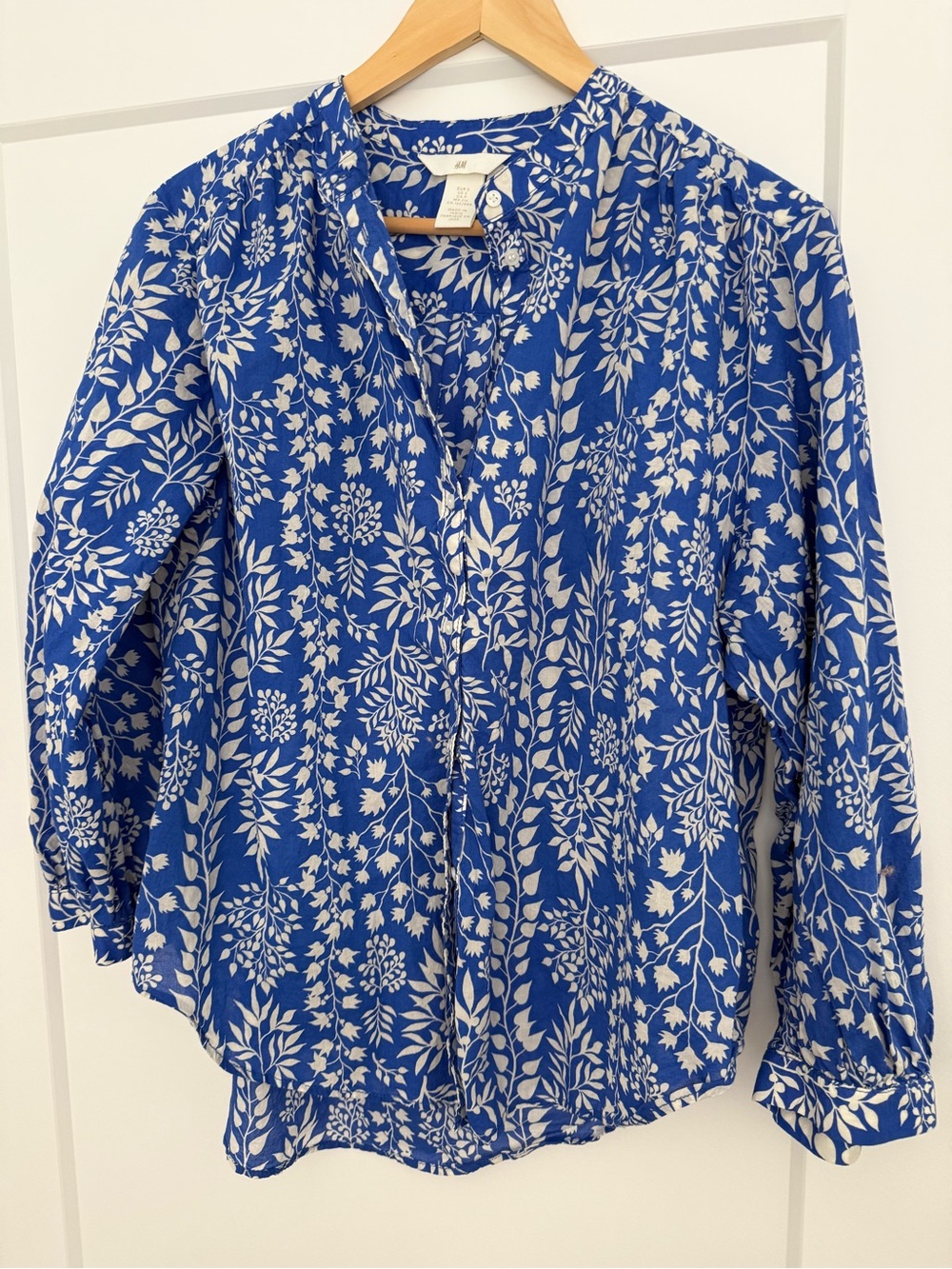 H&M Blue & White Floral Cotton Blouse – Size S